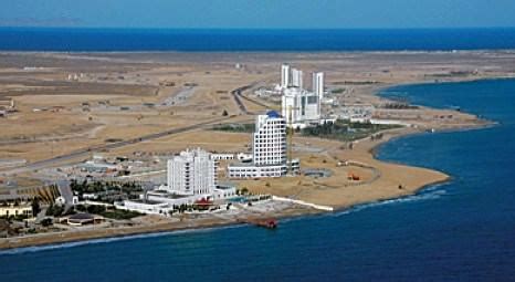 Bölge dünya havyar ihtiyacının yüzde 90'ını karşılamaktadır (bilici, 1998:43). Hazar Denizi'nin kıyısına Bereket Oteli'ni Türkler inşa etti!