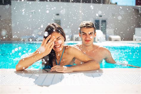 Important Dos And Don Ts About Swimming With Contacts Lenspure