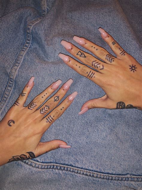 hand-tattoos-and-finger-tattoos-simple-hand-tattoos,-hand-and-finger-tattoos,-girl-finger-tattoos