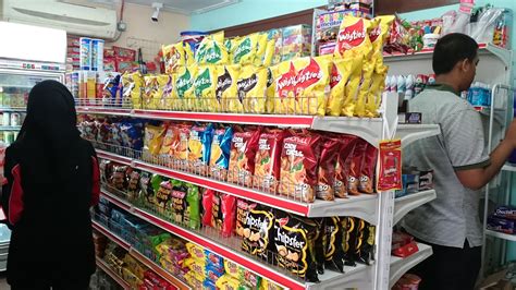 What um students are actually wearing science faculty. Pusat Asasi Sains Universiti Malaya: KUAZ