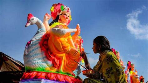 Basant Panchami 2020 के दिन सरस्वती पूजा के पीछे की कहानी बेहद दिलचस्प