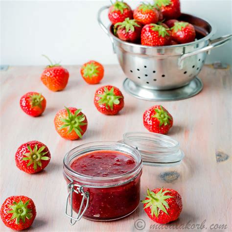 Homemade small batch preserves recipe. Easy Homemade Strawberry Jam Recipe Without Pectin ...