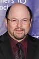 Jason Alexander, of 'Seinfeld' fame, shows off his musical talents in ...