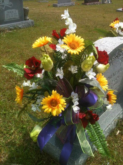 15 Graveside Flower Arrangements Ideas In 2021 Flower Arrangements