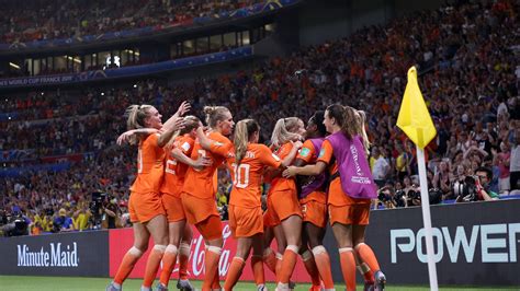 women s world cup jackie groenen strike sends netherlands into final tnt sports