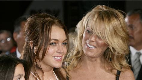 Best Mom Ever Dina Lohan Is Super Proud Of Daughter Lindsays Tv Stardom