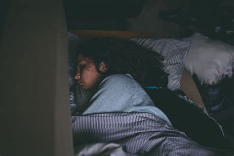 75 Pantun Ucapan Selamat Tidur Buat Pacar Manis And Romantis