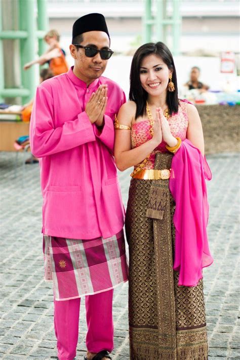The Malay And Thai Traditional Costume Singapore School Singapore Malaysia