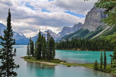 Обои Maligne Lake Alberta Альберта бесплатные картинки на Fonwall