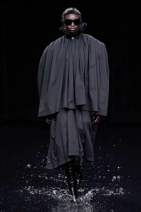 利比亚 黎巴嫩 利比里亚 圣卢西亚 莱索托 列支敦士登 立陶宛 卢森堡 马达加斯加 摩洛哥 马来西亚 马拉维 摩尔多瓦 马尔代夫 墨西哥 蒙古 马绍尔. Balenciaga （巴黎世家）2020秋冬高级成衣秀!_服装