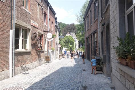 There are 4 ways to get from liège to durbuy by train, bus, taxi or car. Activiteiten in Durbuy: tuinen van Topiaires en Minigolf ...