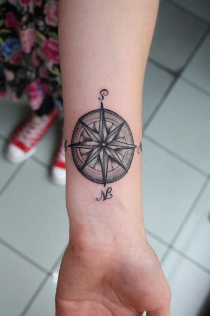 30 Great Compass Tattoos For Both Men And Women