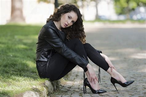 chiara in black black model high heels brunette hd wallpaper peakpx