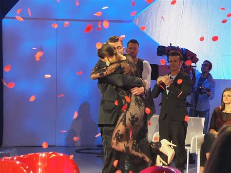 La valli ha deciso di pronunciarsi su tutti i rumors che riguardano una sua terza dolce attesa, e anche se ha programmato il matrimonio con marco fantini nega d'essere di nuovo incinta. Uomini e donne, la scelta di Marco Fantini è Beatrice ...