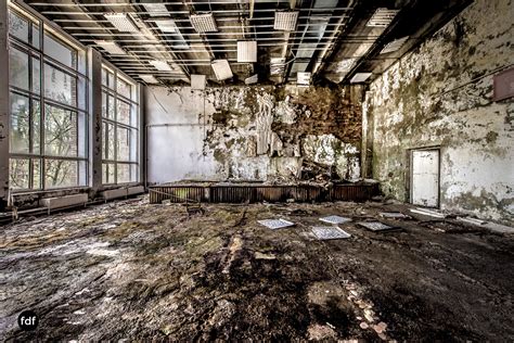 Fünf geschichten von liquidatoren, die nach der explosion im kernkraftwerk tschernobyl vor ort im einsatz waren. Die Poliklinik Prypjat 2 — Flo Doehmer Fotografie