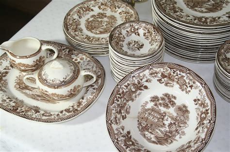 Royal Staffordshire Fine Bone China In Tonquin Pattern Ebth