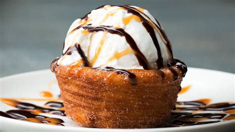 Churro Ice Cream Bowl A Double Load Of Delicious Dessert Desserts Corner