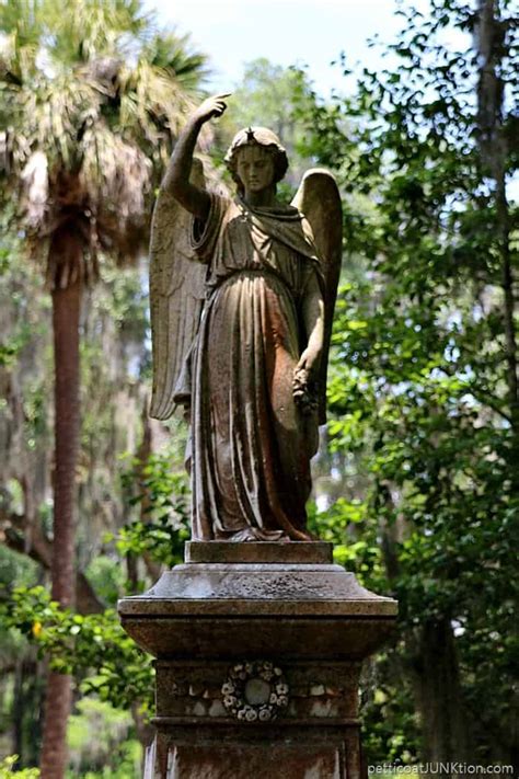Memorable Bonaventure Cemetery Statues A Must See In Savannah Georgia