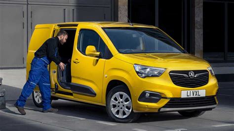 Vauxhall Launches New Electric Combo Van With 171 Mile Range