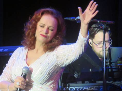 Sheena Easton Brings Memorable Hits To Stage At Savannah Center Villages