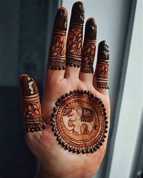 Round Mehndi Designs For Hands You Should Definitely Try In 2020