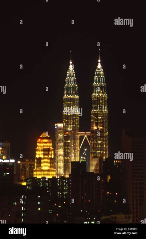 Petronas Towers At Night Kuala Lumpur Malaysia Stock Photo Alamy