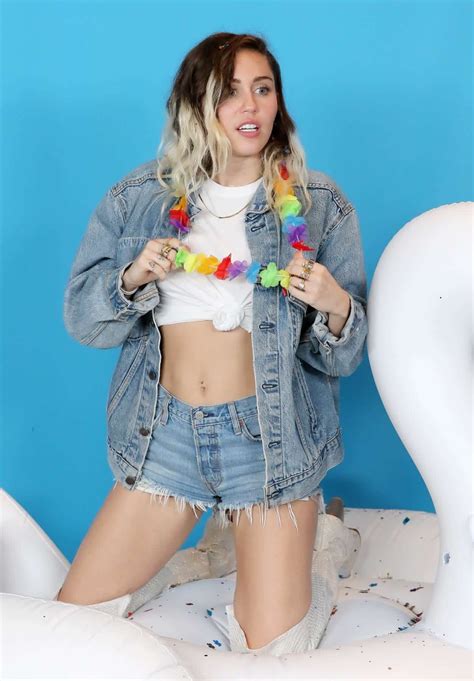 miley cyrus photoshoot miley cyrus style favorite celebrities celebs miley cyrus pictures