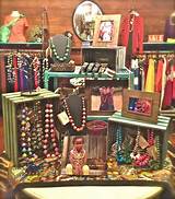 Pictures of How To Display Jewelry In A Boutique