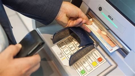 Deutsche bank respecte votre vie privée. Commerzbank-Kunden klagen über Probleme mit EC-Karte