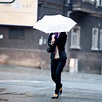 🥇 Imagen de Mujer bajo la lluvia con paraguas - 【FOTO GRATIS】 100004560