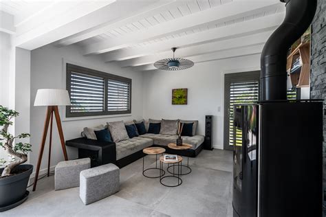 Aménagement intérieur moderne dans une villa — Interieur-Littoz