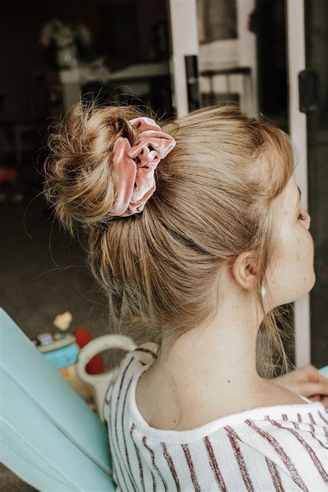 Stylish And Chic How To Put Hair In A Bun With Scrunchie For Short
