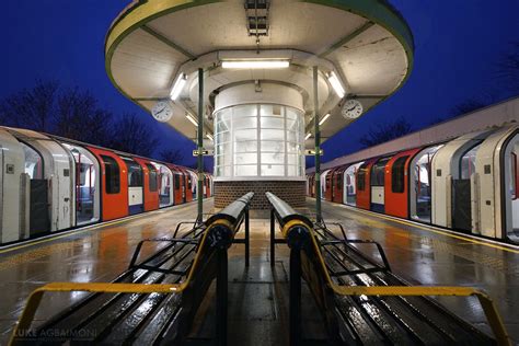 Symmetry On The London Underground Photography Tube Mapper