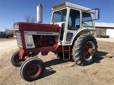 Sold 1972 International Harvester 966 Tractors 40 To 99 Hp Tractor Zoom