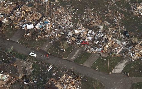 Oklahoma Tornado In Pictures Many Dead As Massive Tornado Flattens School