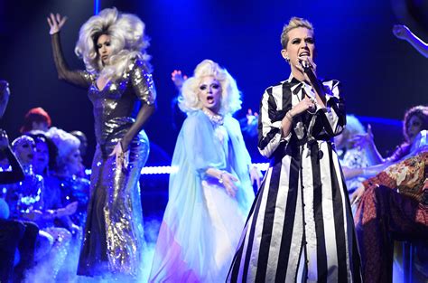 Katy Perrys Drag Queen Snl Performance How It Happened Billboard