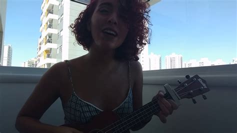 Se quiserem baixar a música, digitem vid2mp3 no google, entrem no 1º site e colem a url daqui. Charlie Brown Jr. - Céu Azul (cover ukulele) - YouTube