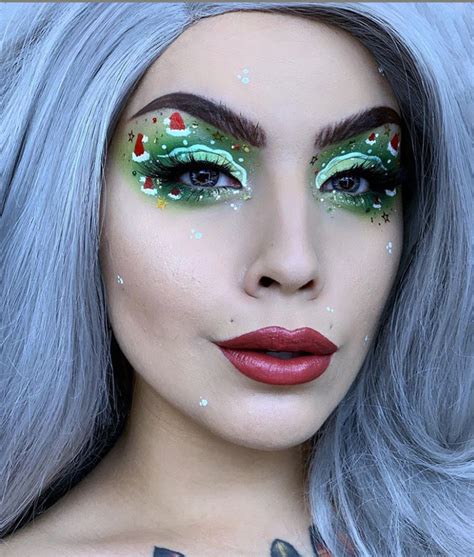 30 Beautiful Christmas Makeup Ideas You Must Try Page 7