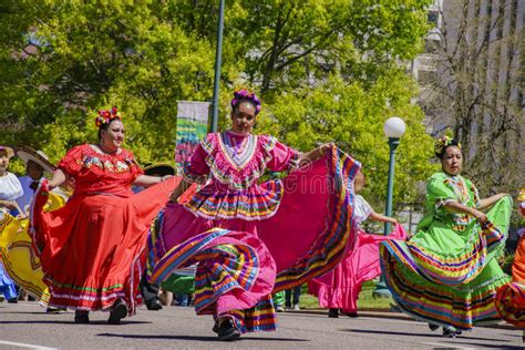 The Famous Cinco De Mayo Parade Editorial Stock Image Image Of People