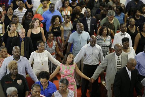 At Charleston Church Worshipers Seek Solace After Tragedy La Times