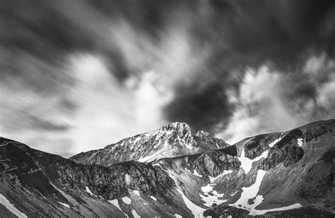 Wallpaper Id 1544305 Grayscale Snowcapped Mountain Mountain Peak
