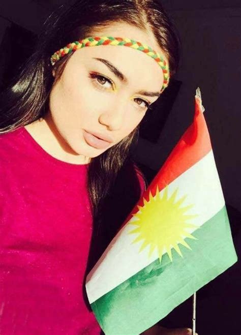 Kurdish Girl With Kurdistan Flag ️☀️ Kürdistan Kızlar Fotoğraf