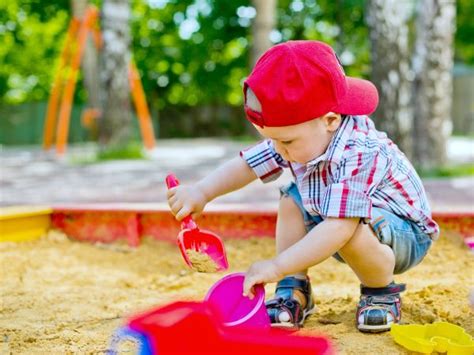 10 Ways To Connect On The Playground Child Care Assistance Childhood