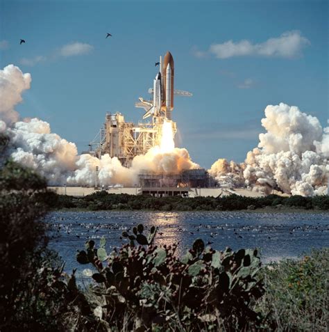 The Refurbished Space Shuttle Atlantis Takes Off In 1994 2031×2048