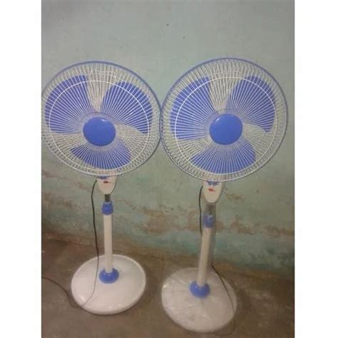 3 Blades Solar Dc Pedestal Fan Voltage 12 Volt At Best Price In Sahibabad Id 16365056630