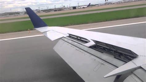 Delta Crj 200 Landing In Cincinnati Youtube