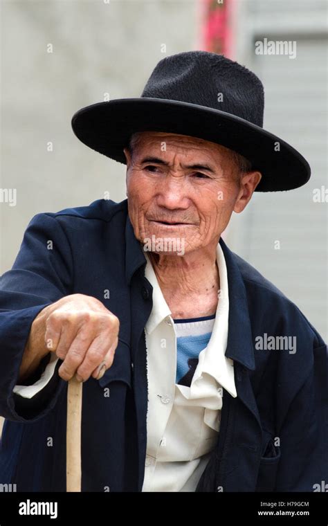 Old Man Dances Hi Res Stock Photography And Images Alamy