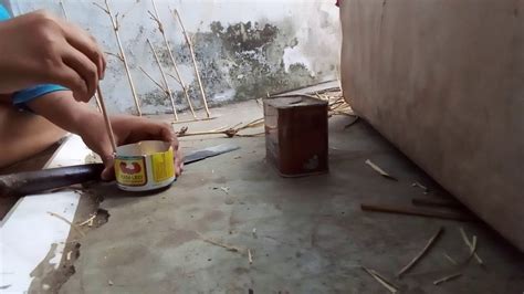 Membuat kandang burung dari barang bekas menjadi nilai jual semakin maraknya penghobi 3 aylar önce. Cara membuat bahan bekas dari bambu - YouTube