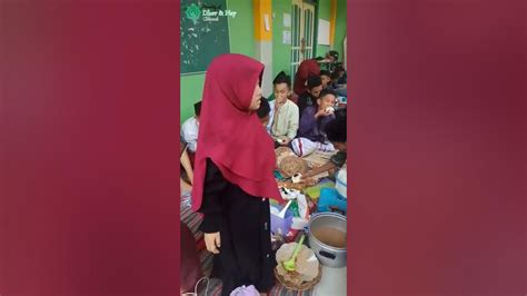 Pondok Pesantren La Tansa Lebak Banten Santri Makan Bersama Mudif