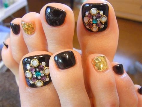 Easy way to paint fox nail artit is a #22 episode of quick and easy per. 17 Beautiful & Stylish Pedicure Nail Art Ideas To Try This ...